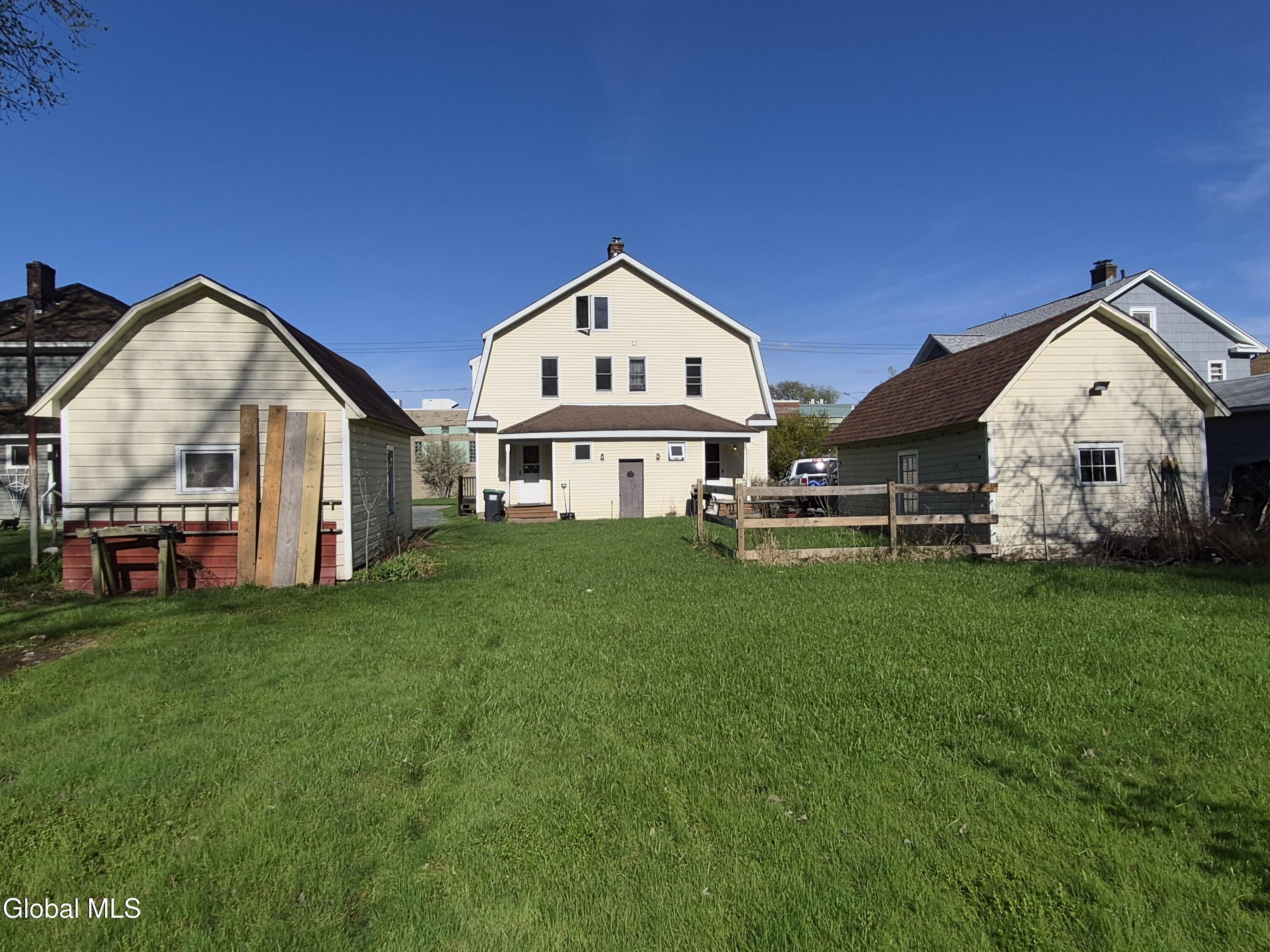 22-24 Campbell Avenue, Castleton-on-Hudson