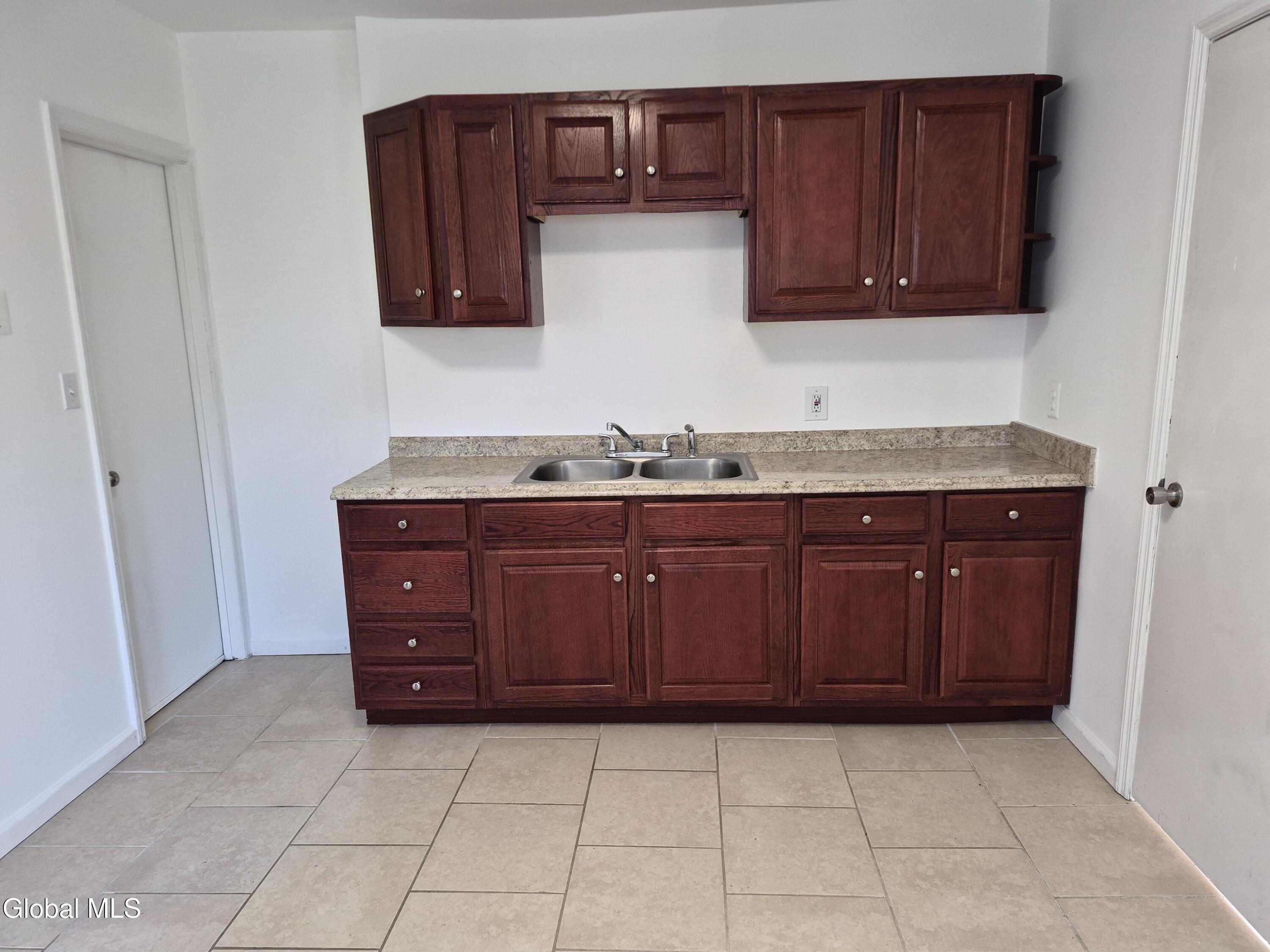 22-24 Campbell Avenue, Castleton-on-Hudson