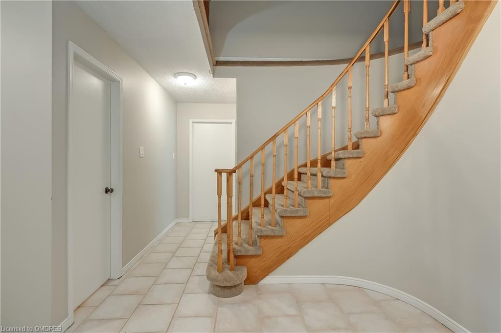 265 Mississaga Street