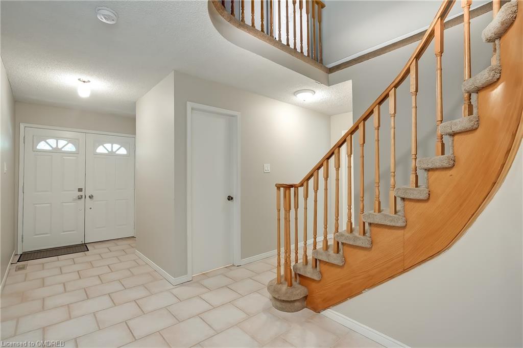 265 Mississaga Street