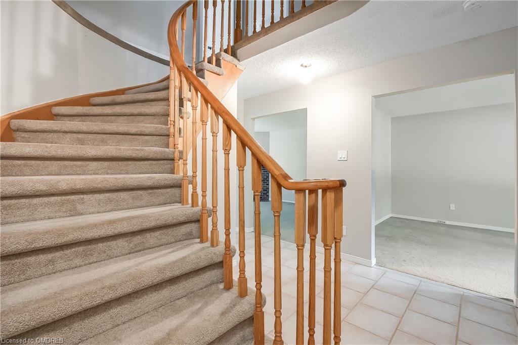 265 Mississaga Street