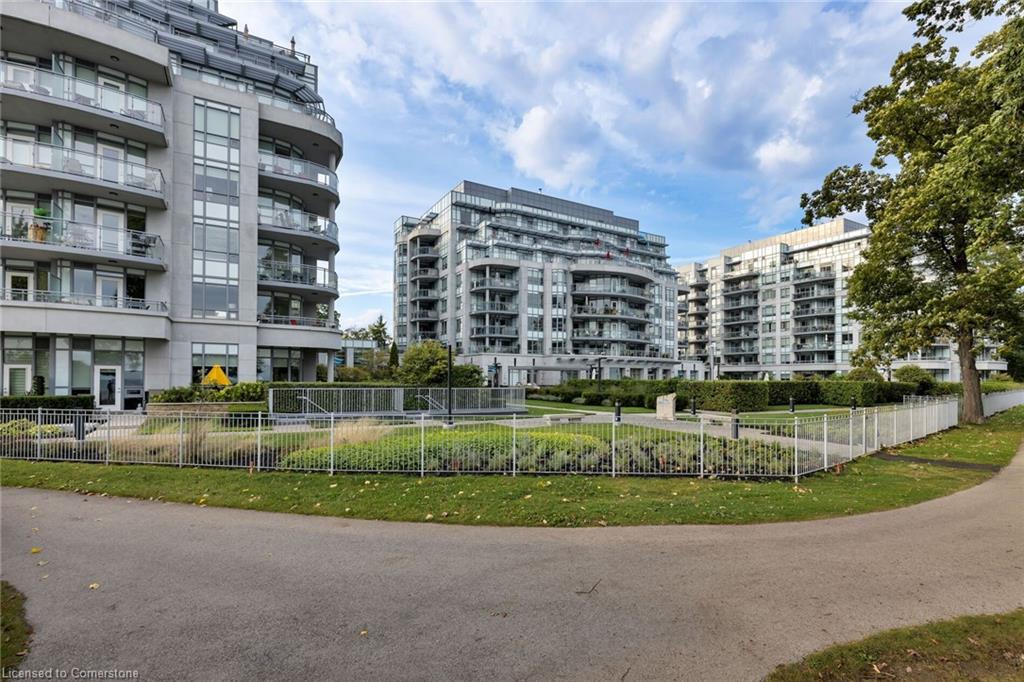815-3500 Lakeshore Road W Unit: 815