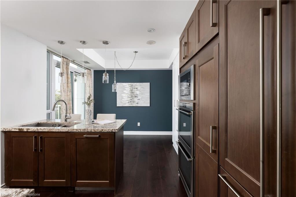 815-3500 Lakeshore Road W Unit: 815