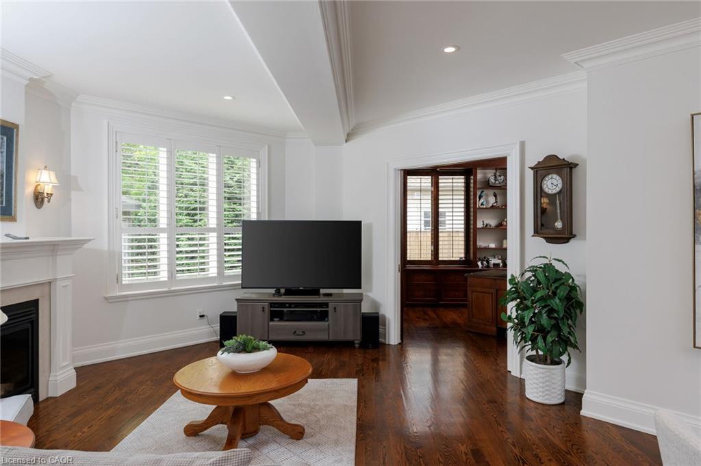 70 Shorewood Place