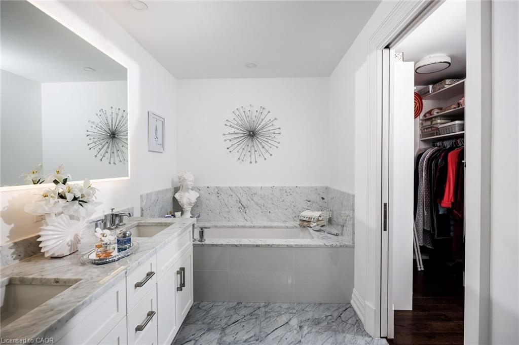 1802-2060 Lakeshore Road Unit: 1802