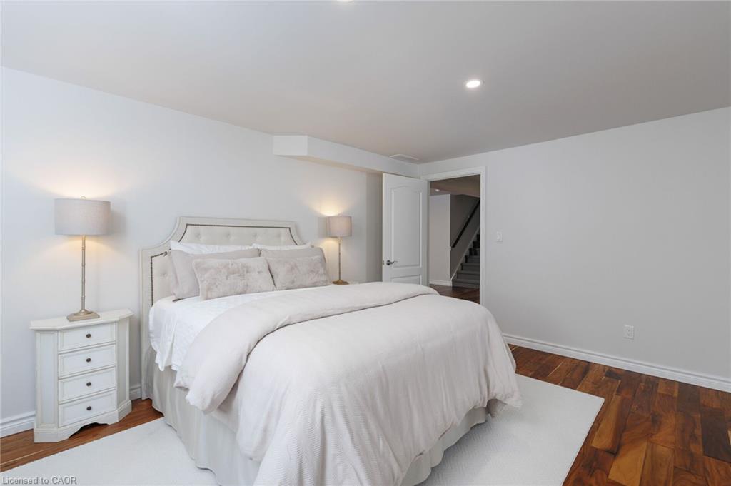 32 Parkshore Place