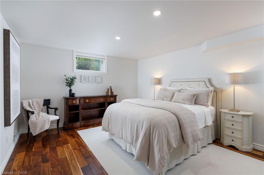 32 Parkshore Place