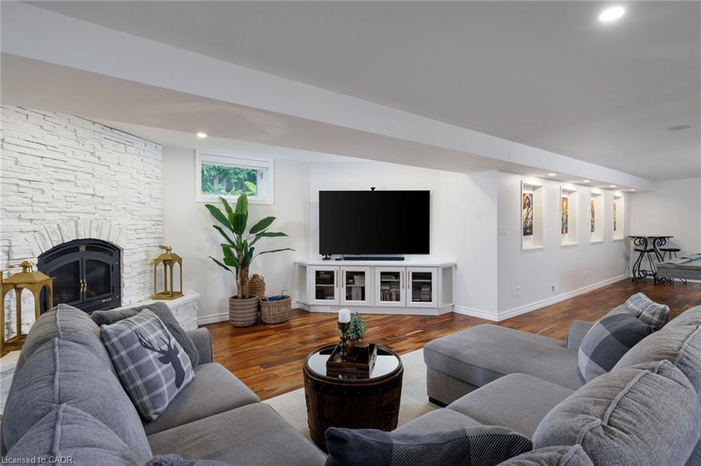 32 Parkshore Place