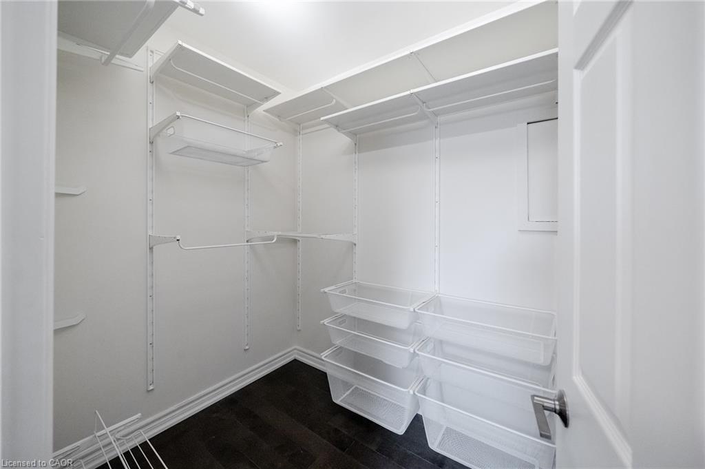 1254 Napier Crescent