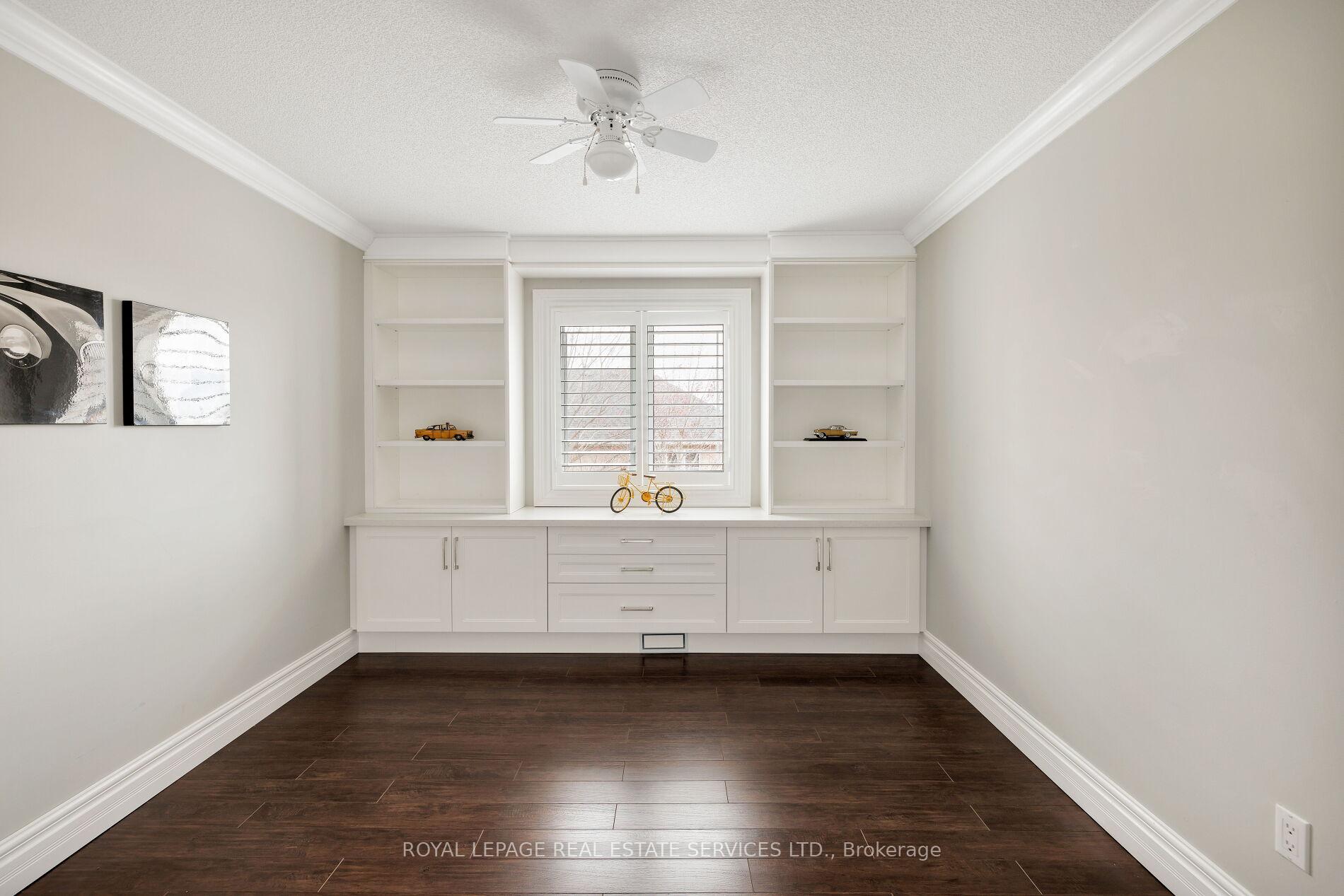2225 Glazebrook Circle