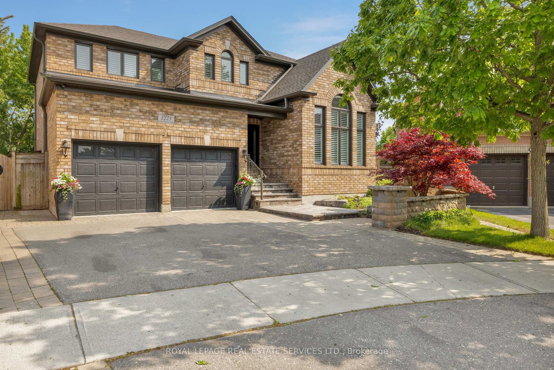 2225 Glazebrook Circle