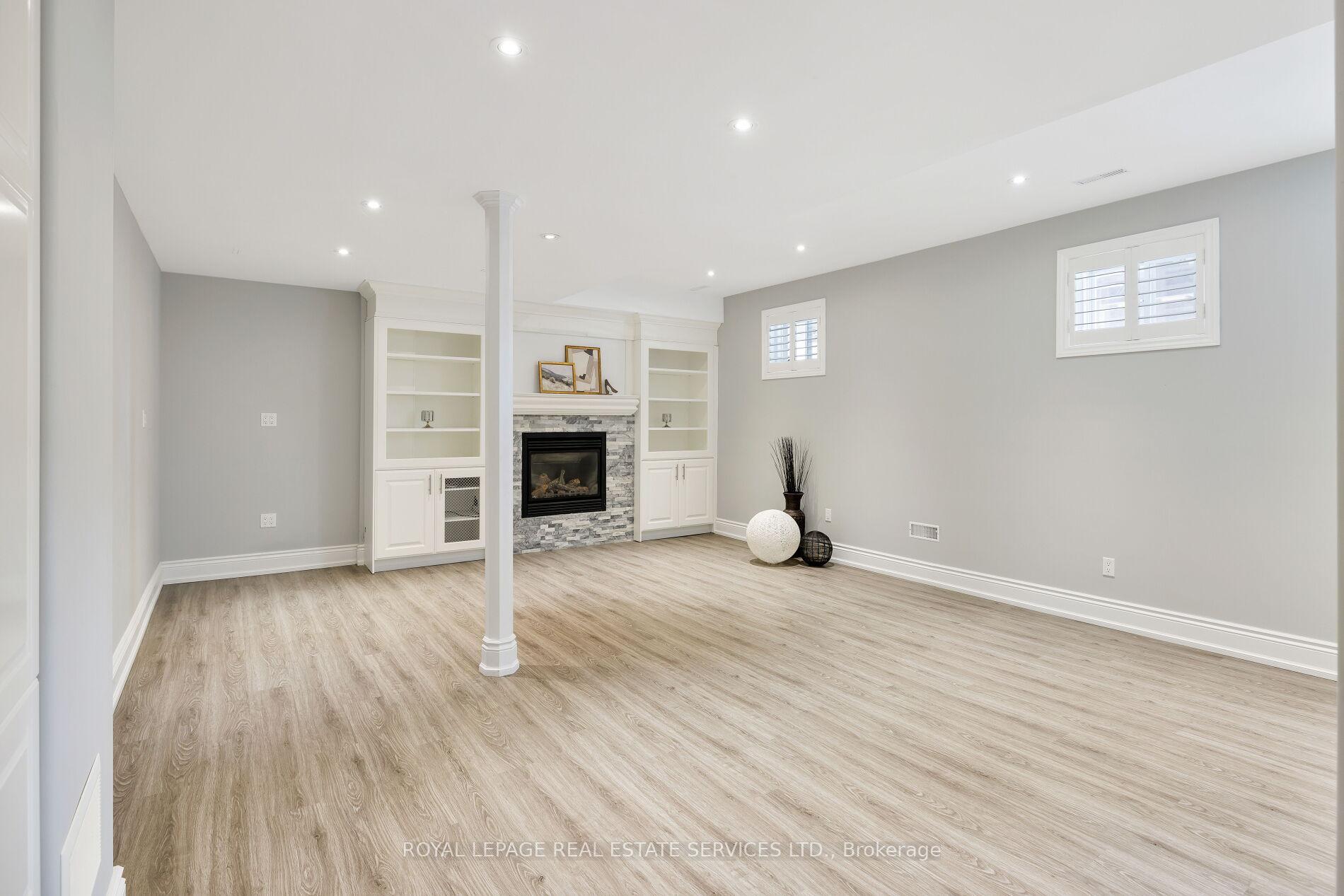 2225 Glazebrook Circle