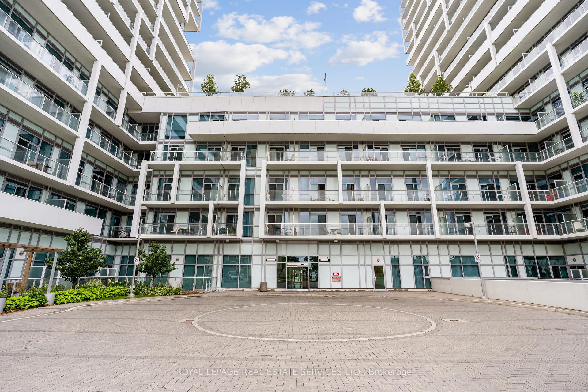 #612 - 55 Speers Road Unit: 612