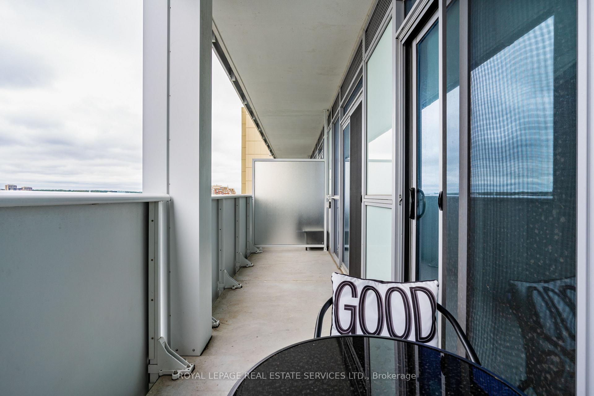#612 - 55 Speers Road Unit: 612