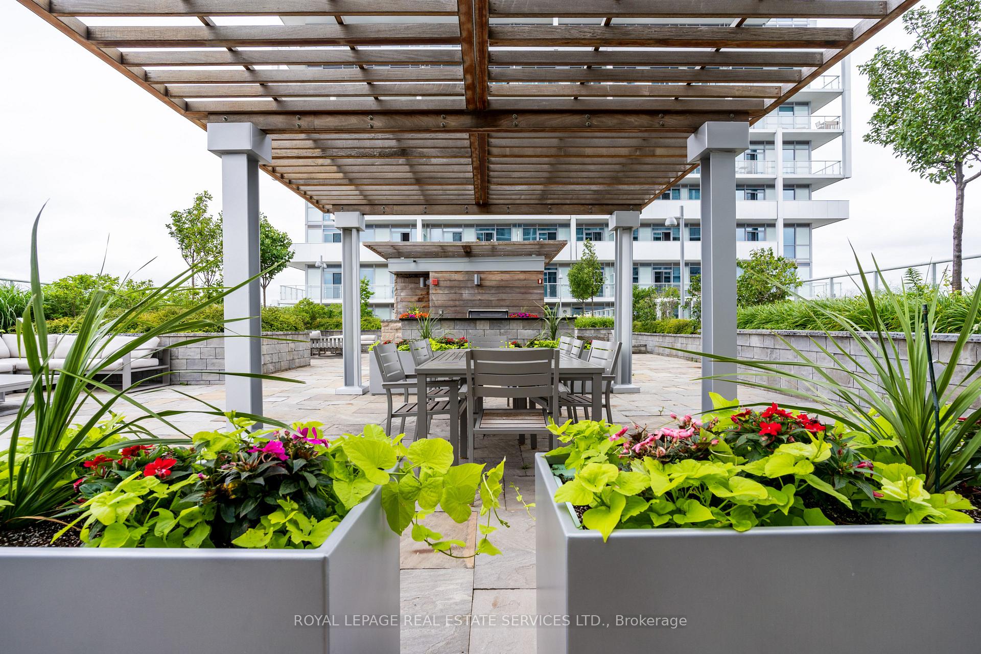 #612 - 55 Speers Road Unit: 612