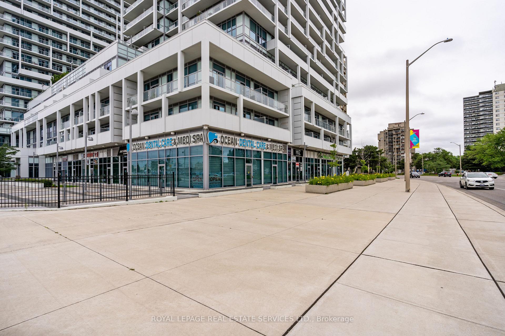 #612 - 55 Speers Road Unit: 612