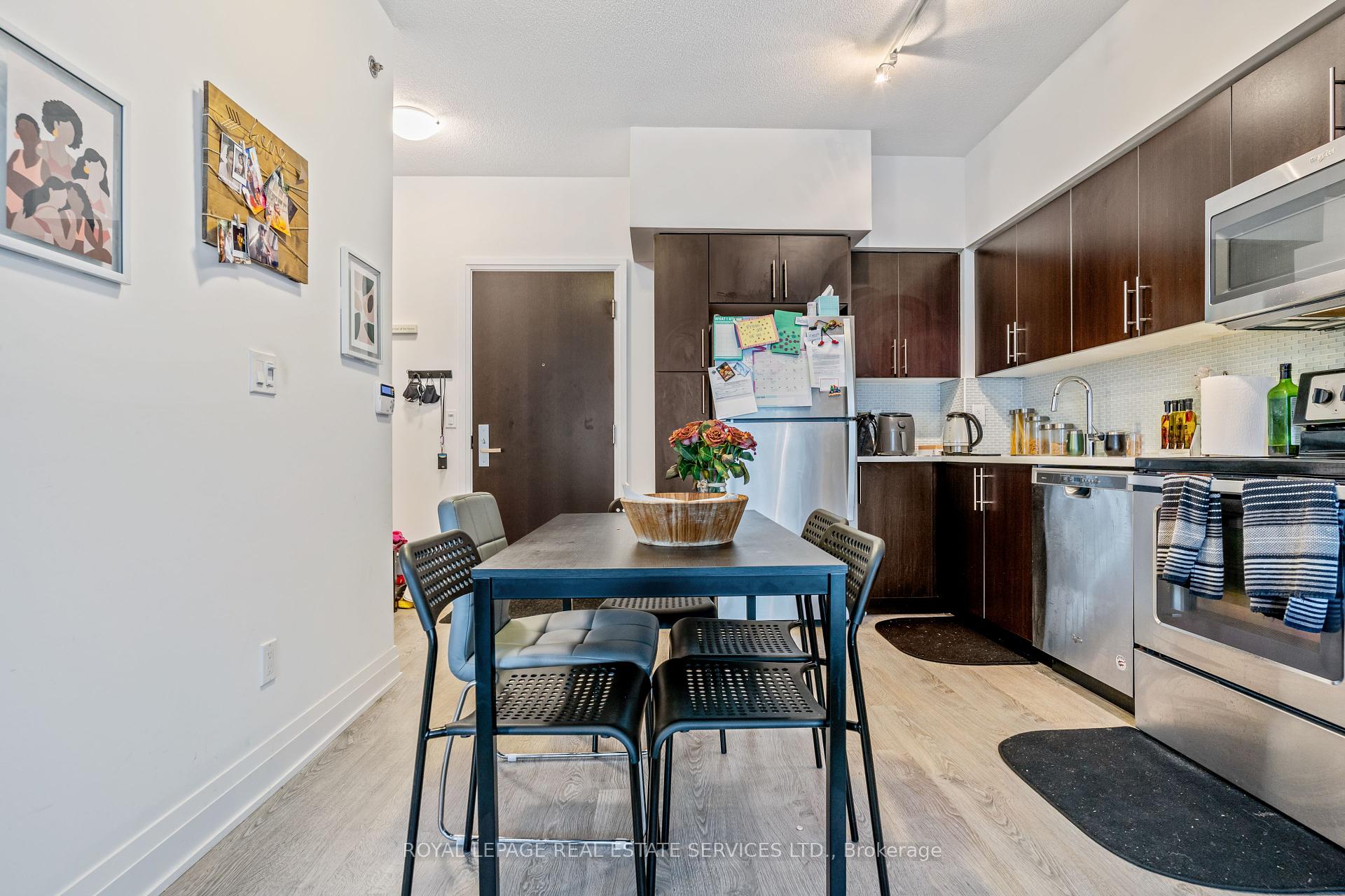 #612 - 55 Speers Road Unit: 612
