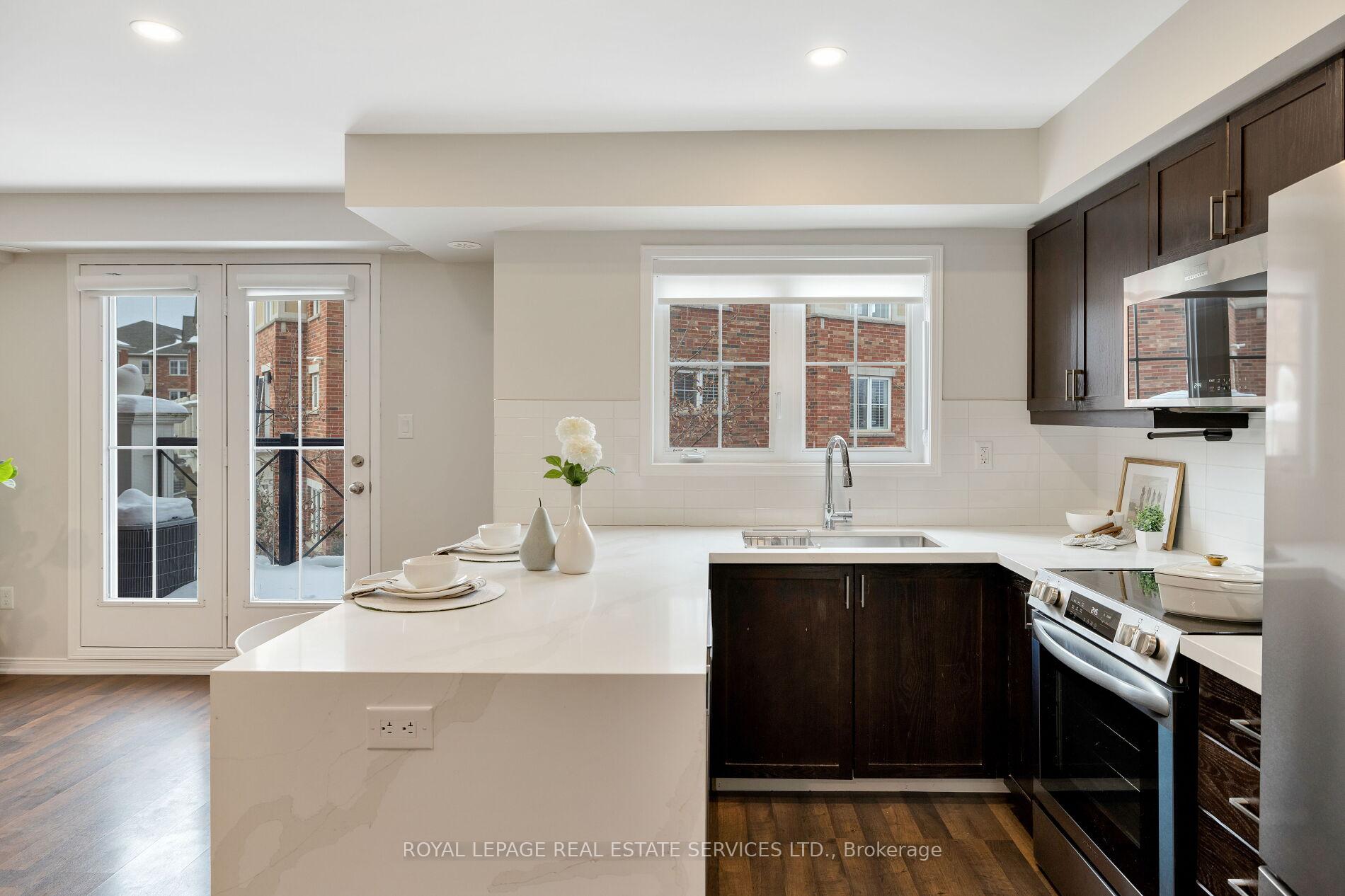 #10 - 15 Hays Boulevard Unit: 10