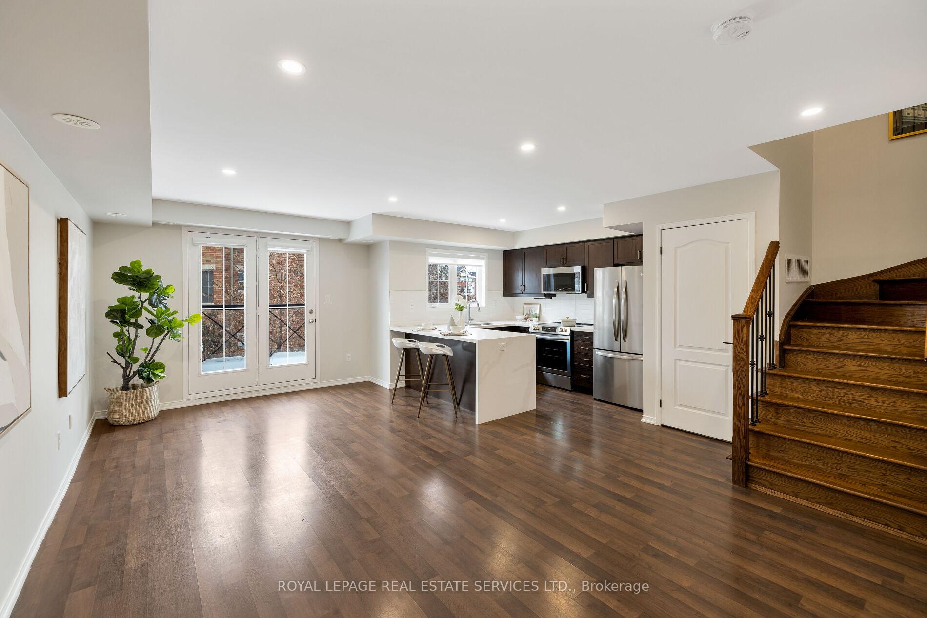 #10 - 15 Hays Boulevard Unit: 10