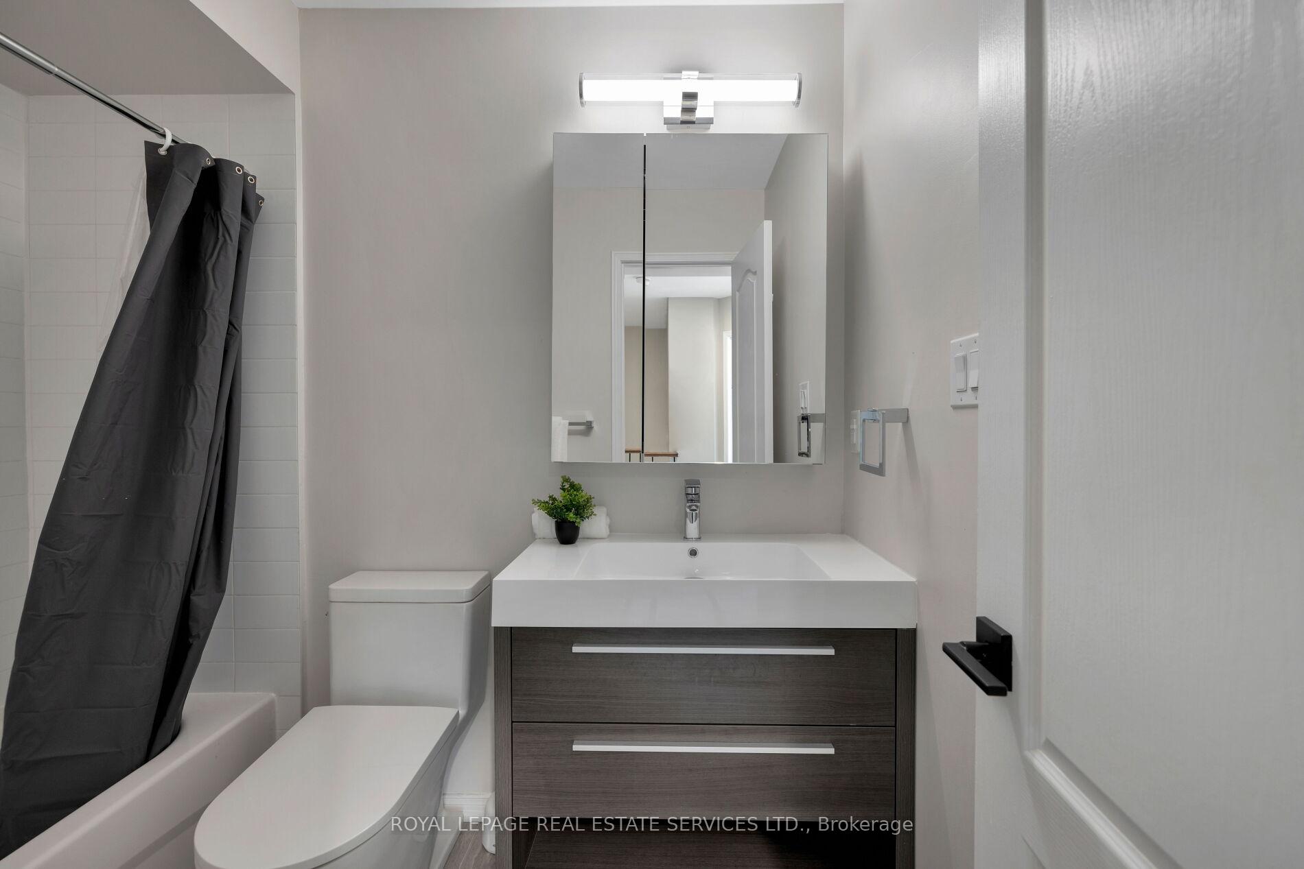 #10 - 15 Hays Boulevard Unit: 10