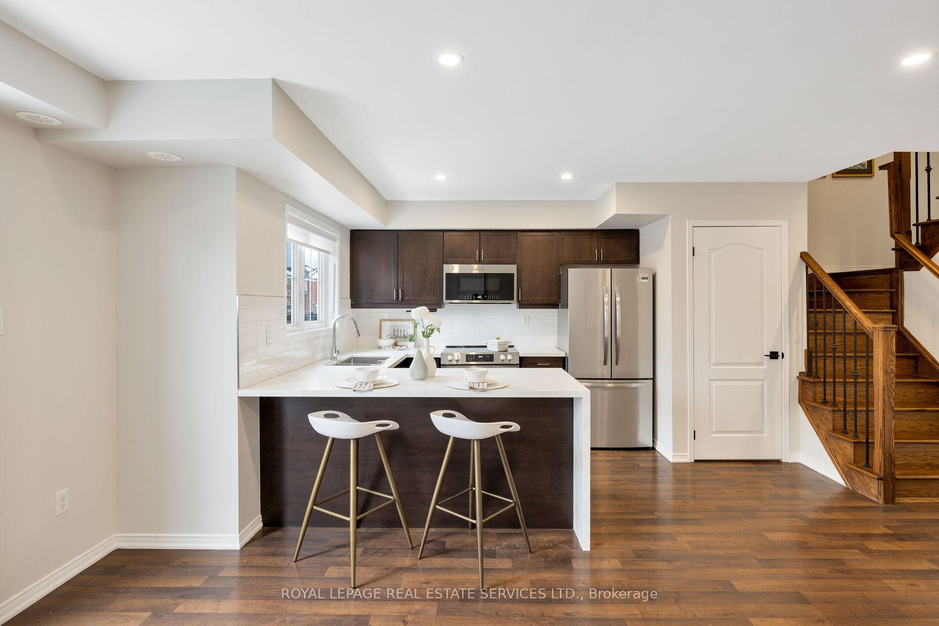 #10 - 15 Hays Boulevard Unit: 10