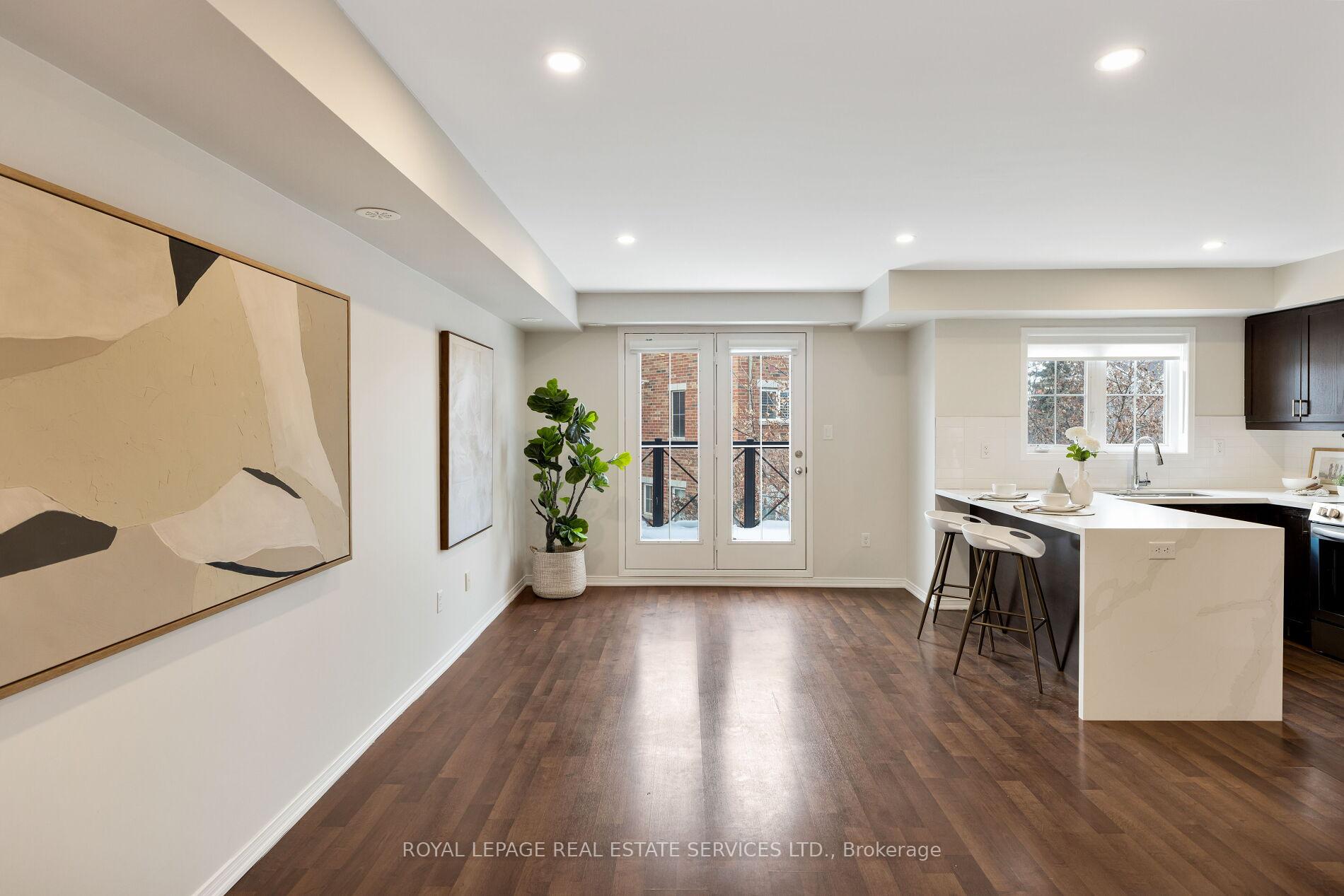 #10 - 15 Hays Boulevard Unit: 10