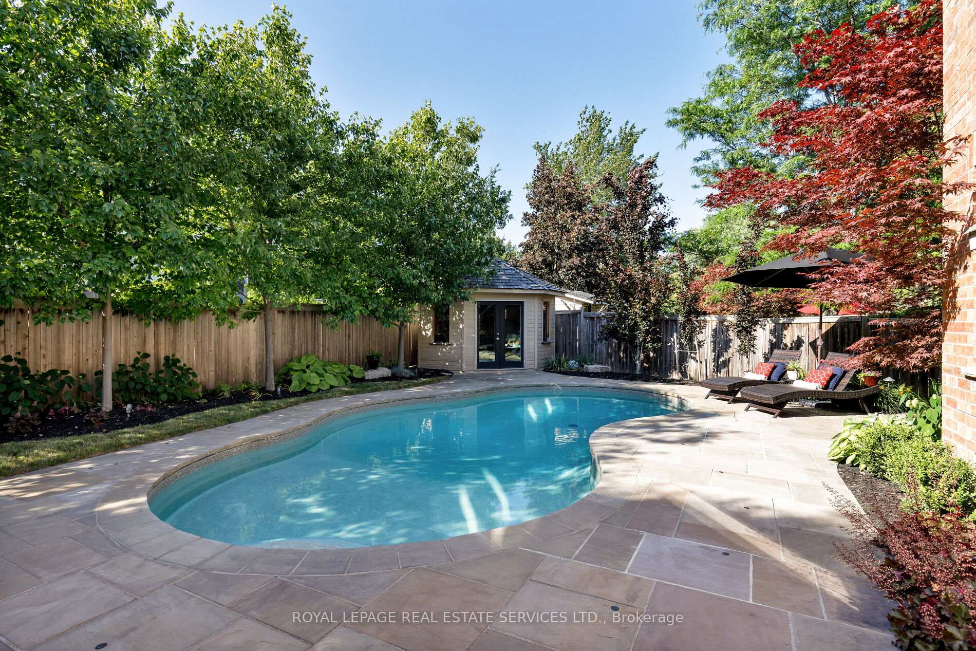 2076 Rochester Circle