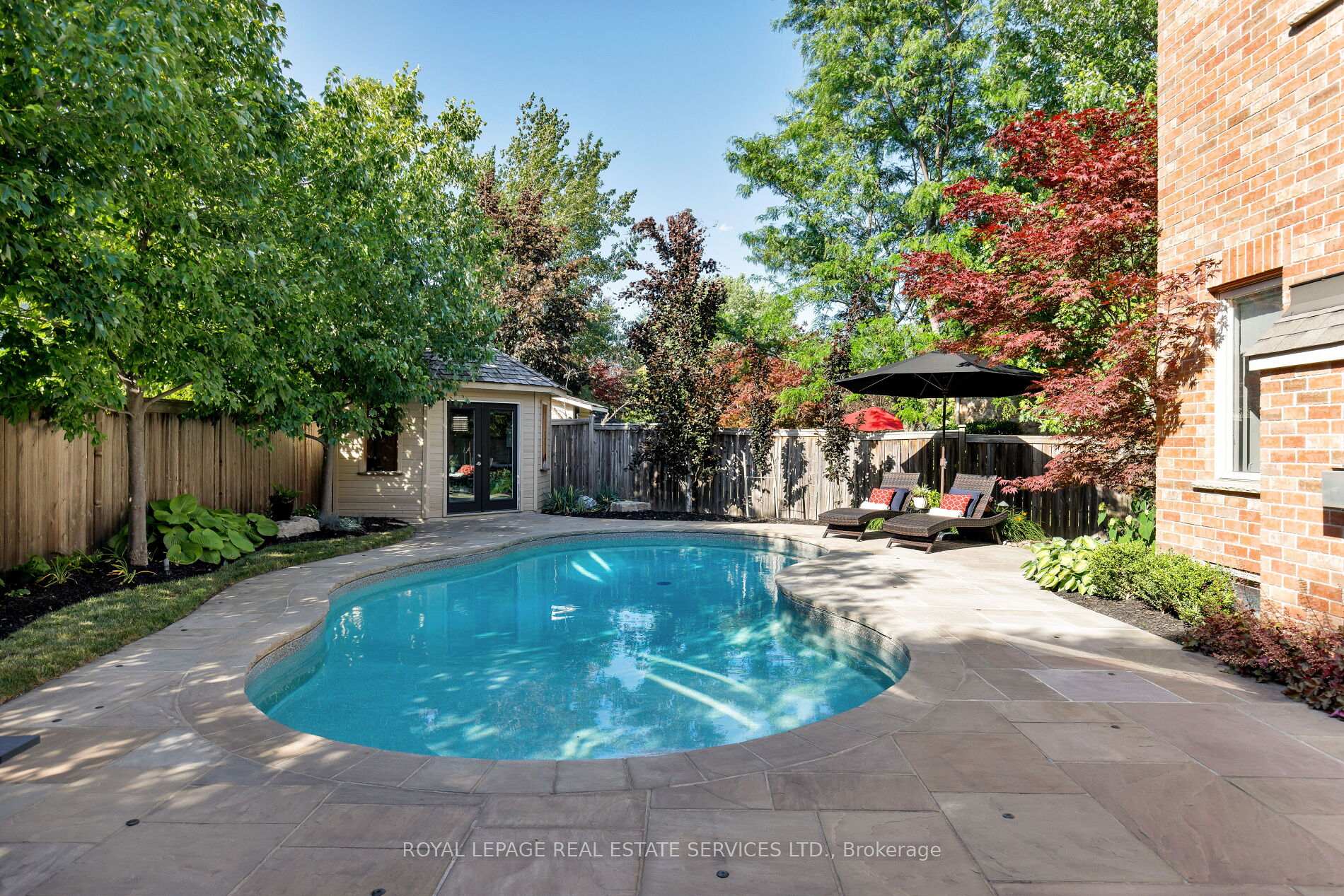 2076 Rochester Circle