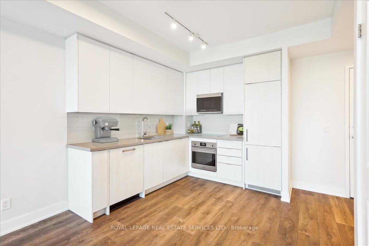 297 Oak Walk Drive 805