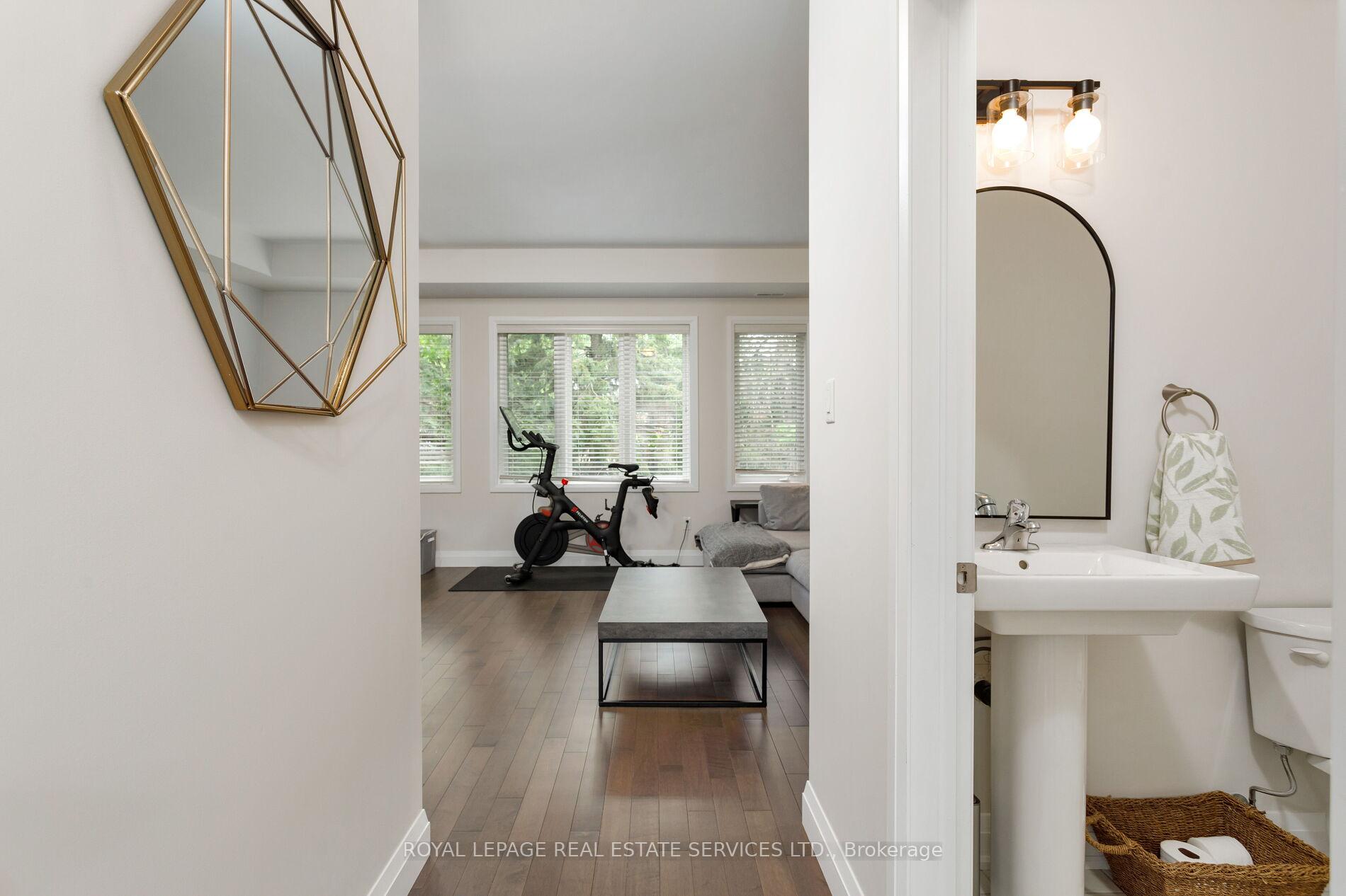 405 Plains Road E 22