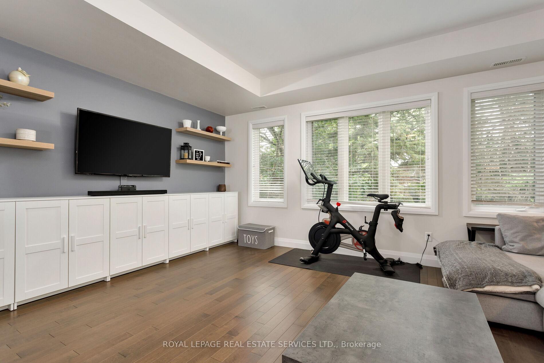 405 Plains Road E 22