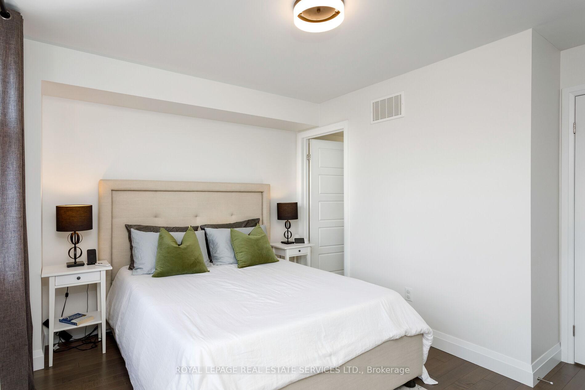 405 Plains Road E 22