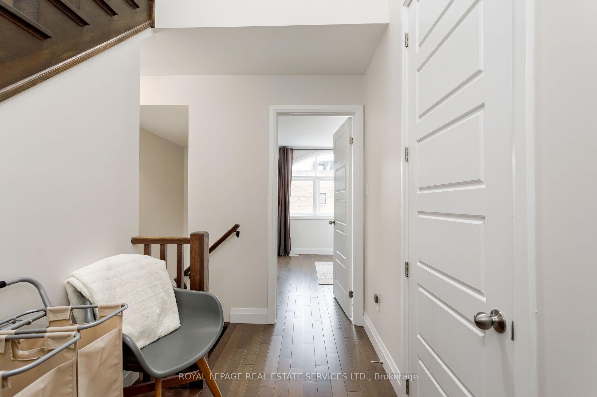 405 Plains Road E 22