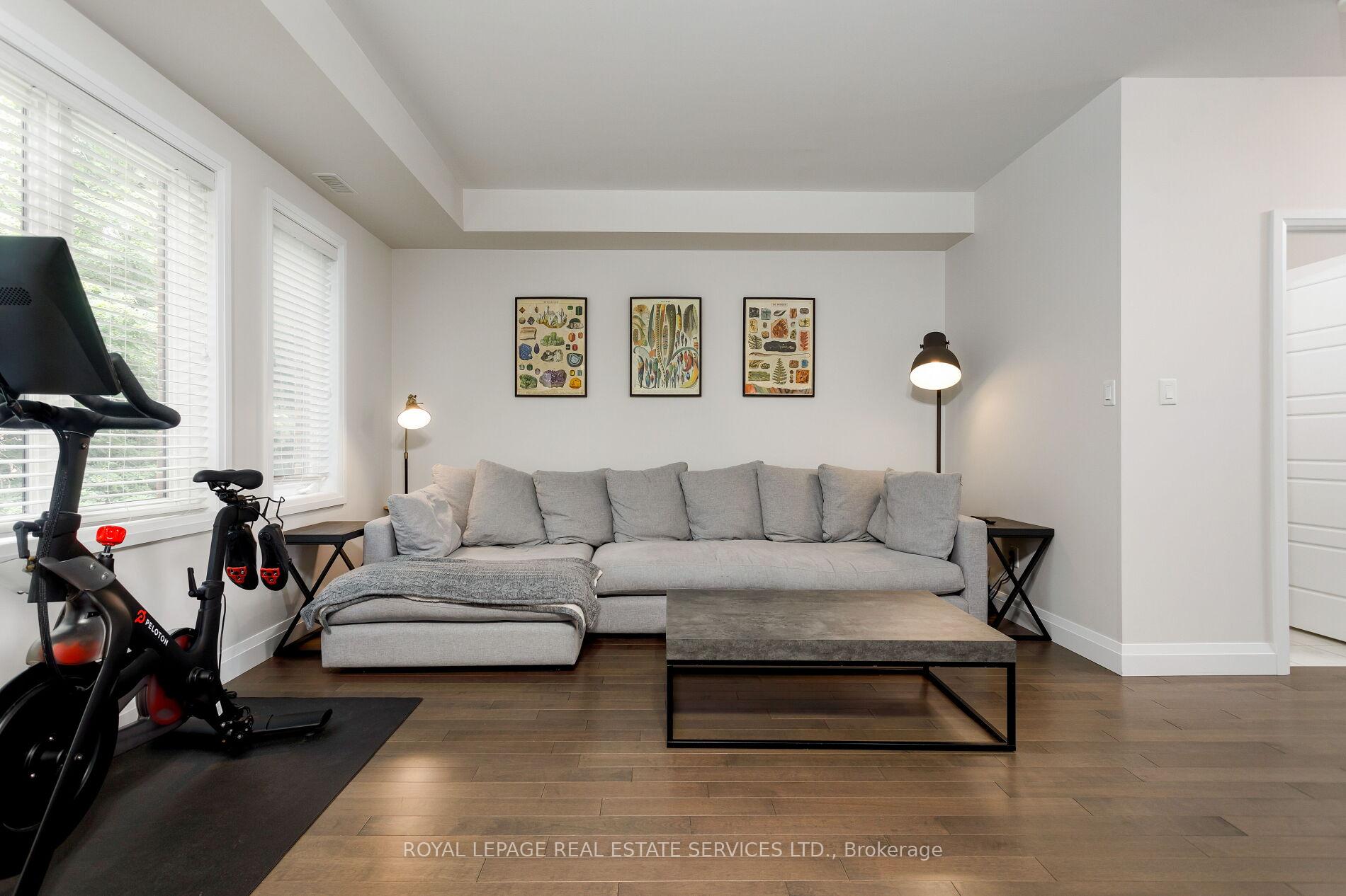 405 Plains Road E 22