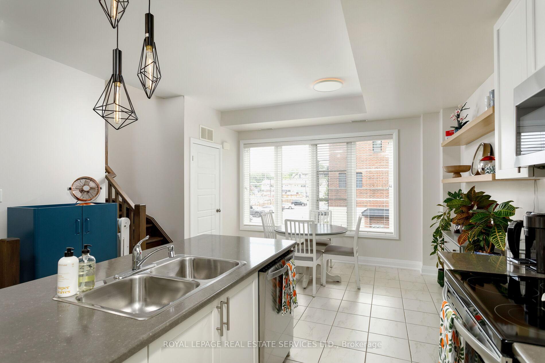 405 Plains Road E 22