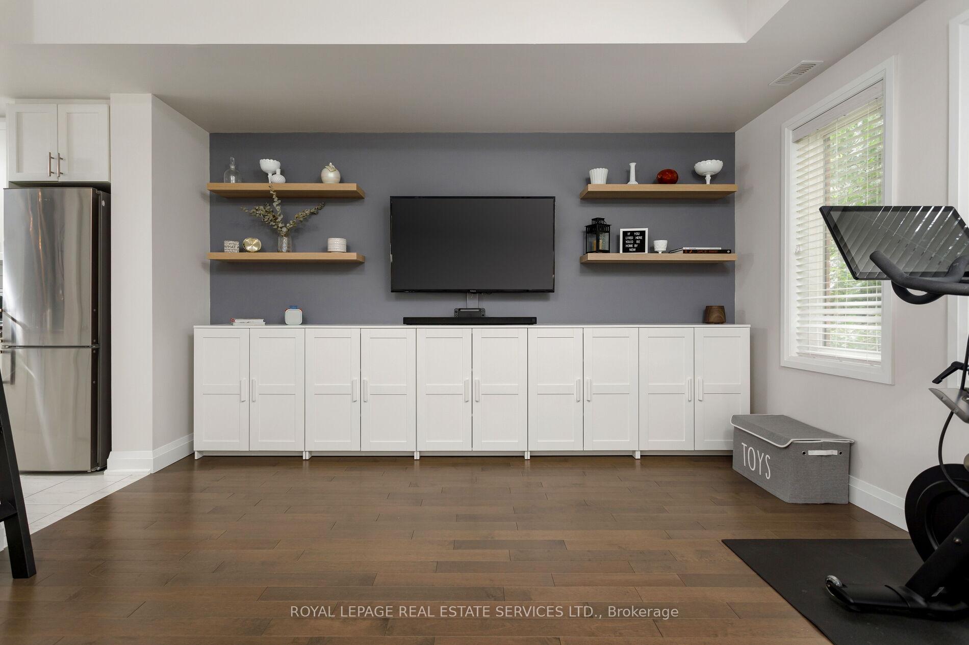 405 Plains Road E 22