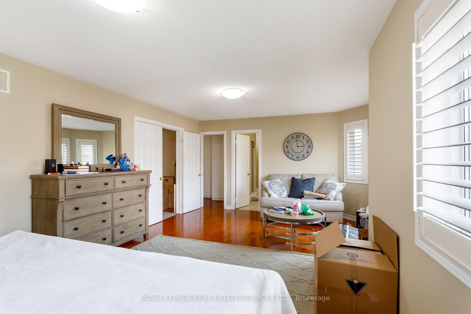 3137 Countess Crescent