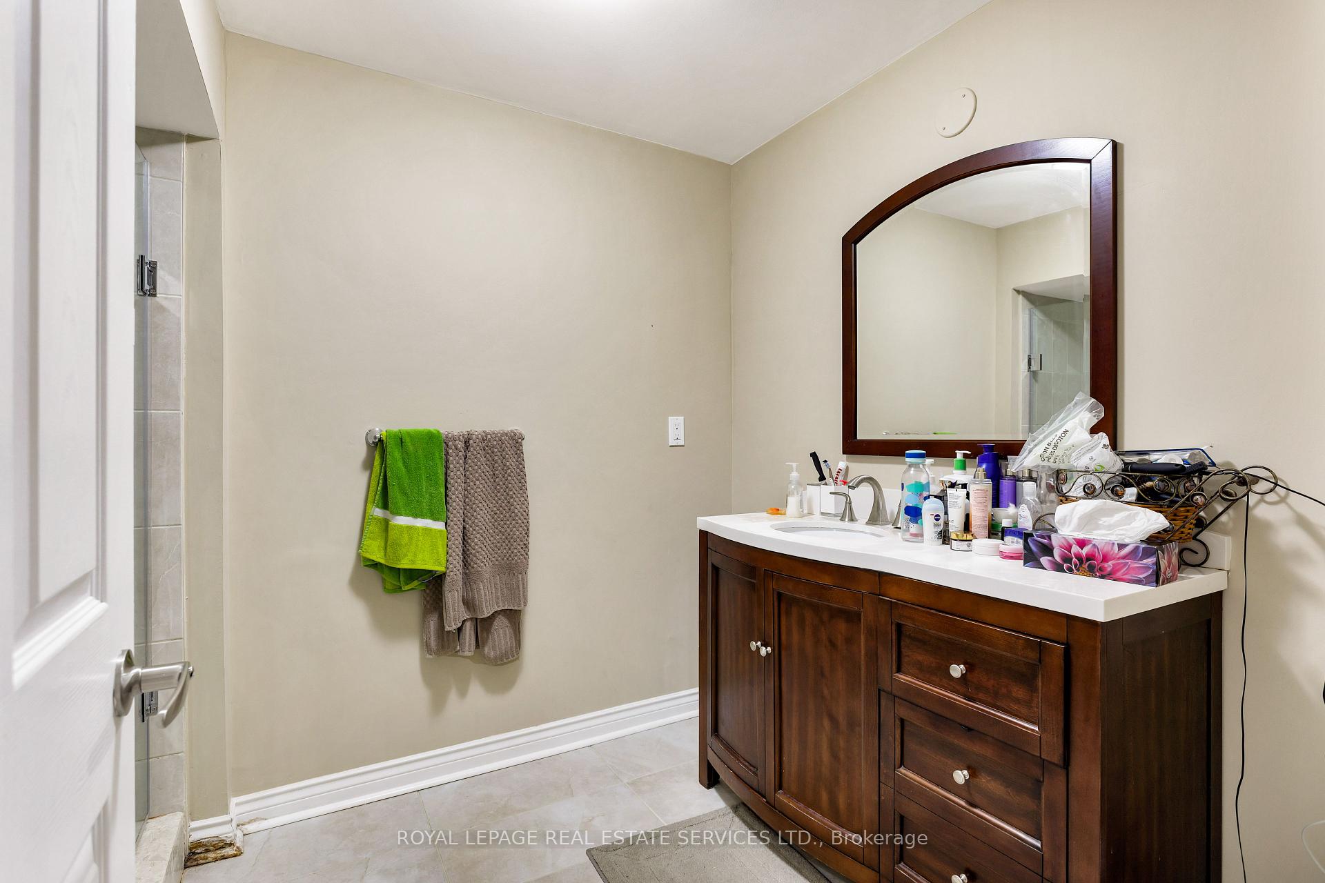 3137 Countess Crescent