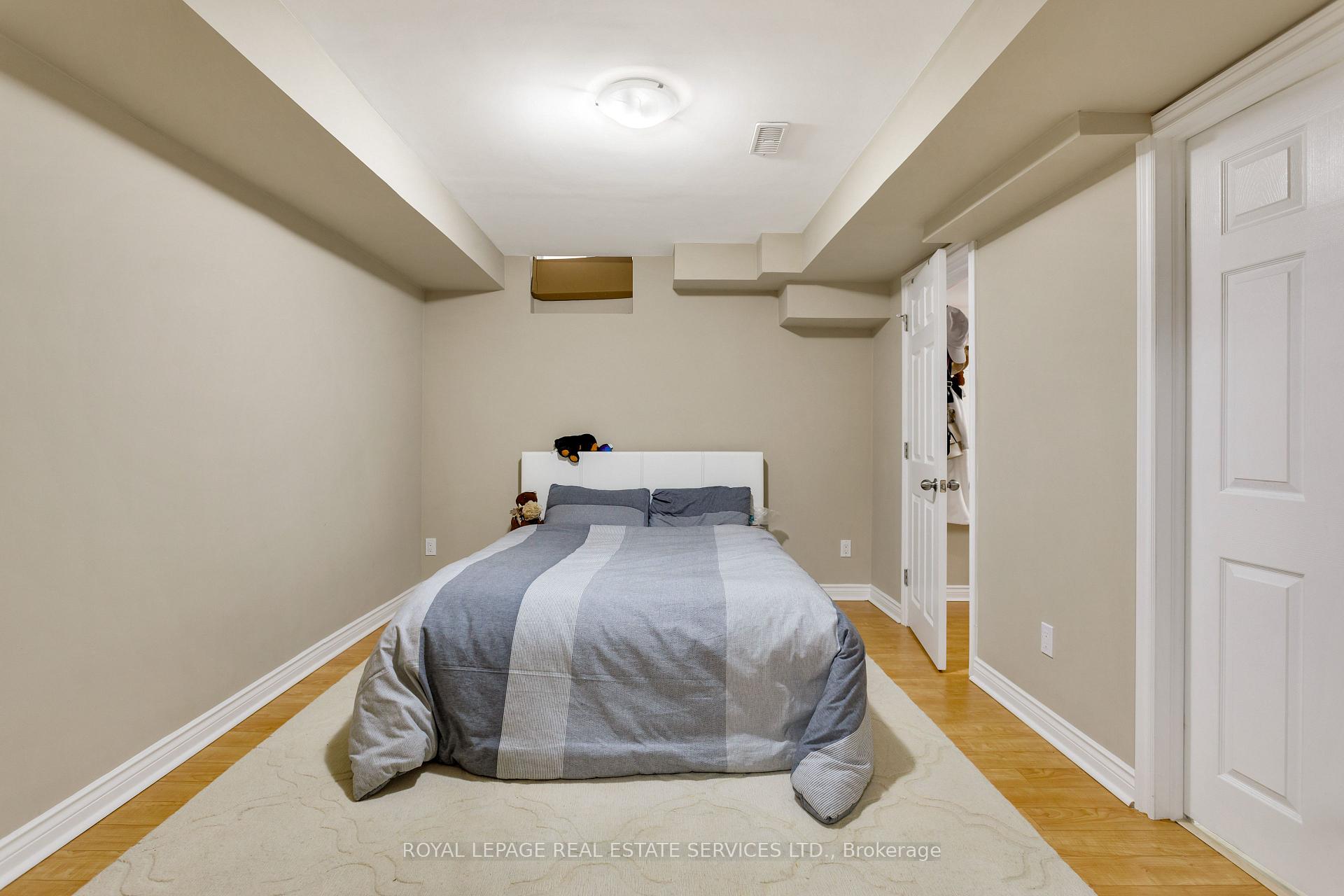 3137 Countess Crescent