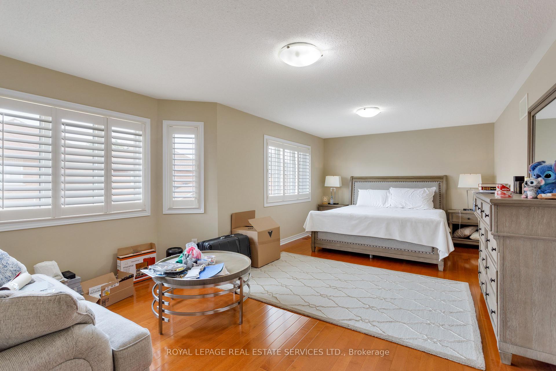 3137 Countess Crescent