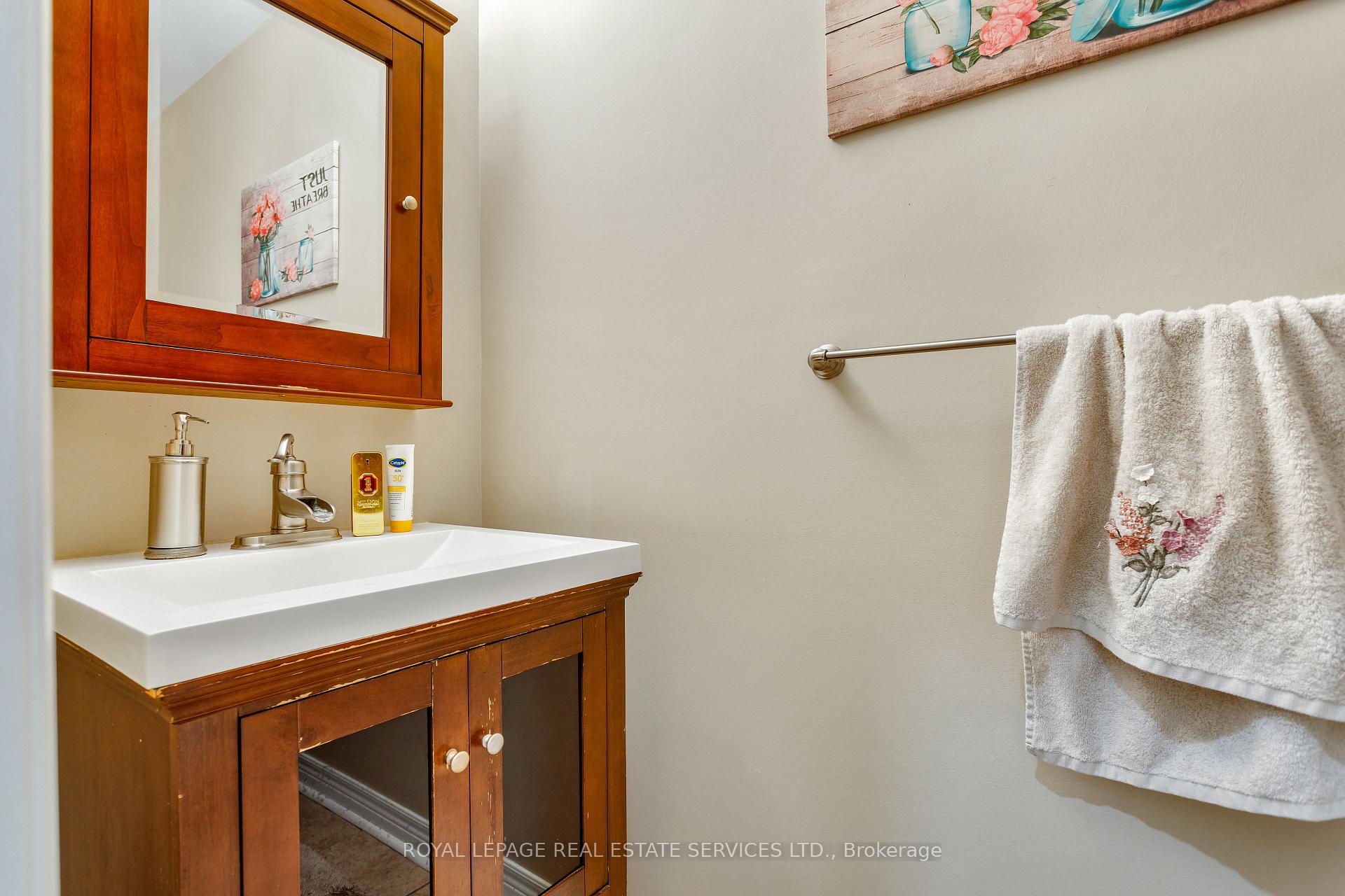 3137 Countess Crescent