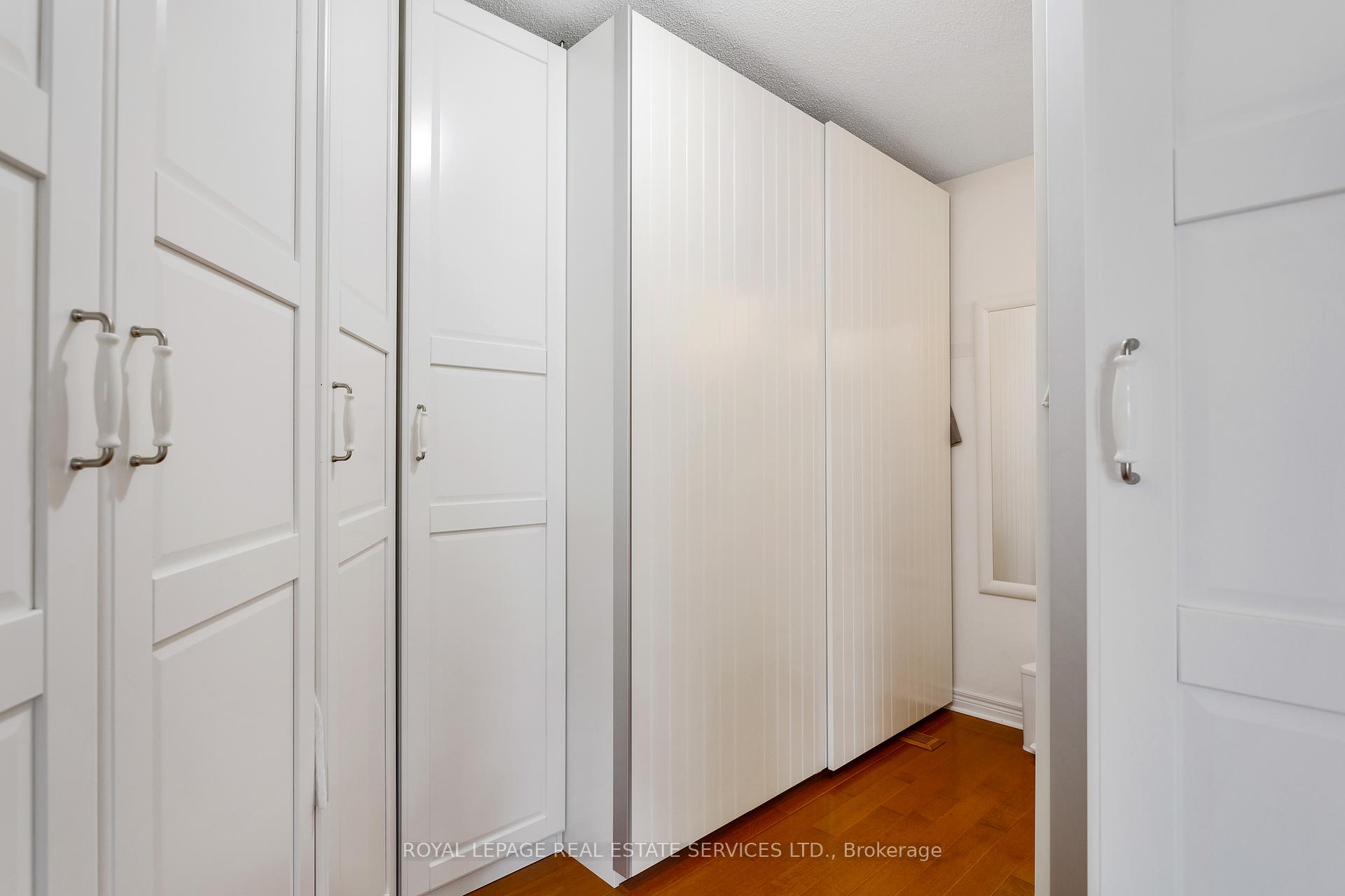 3137 Countess Crescent