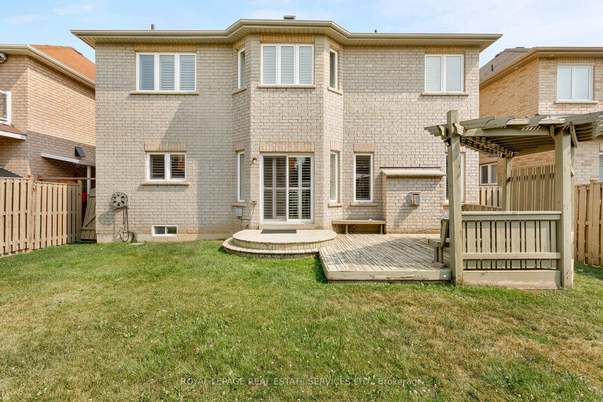 3137 Countess Crescent