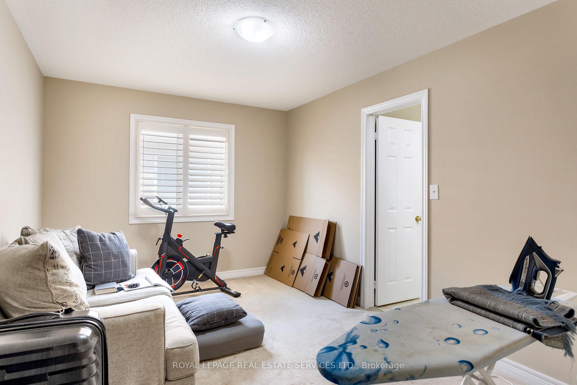 3137 Countess Crescent