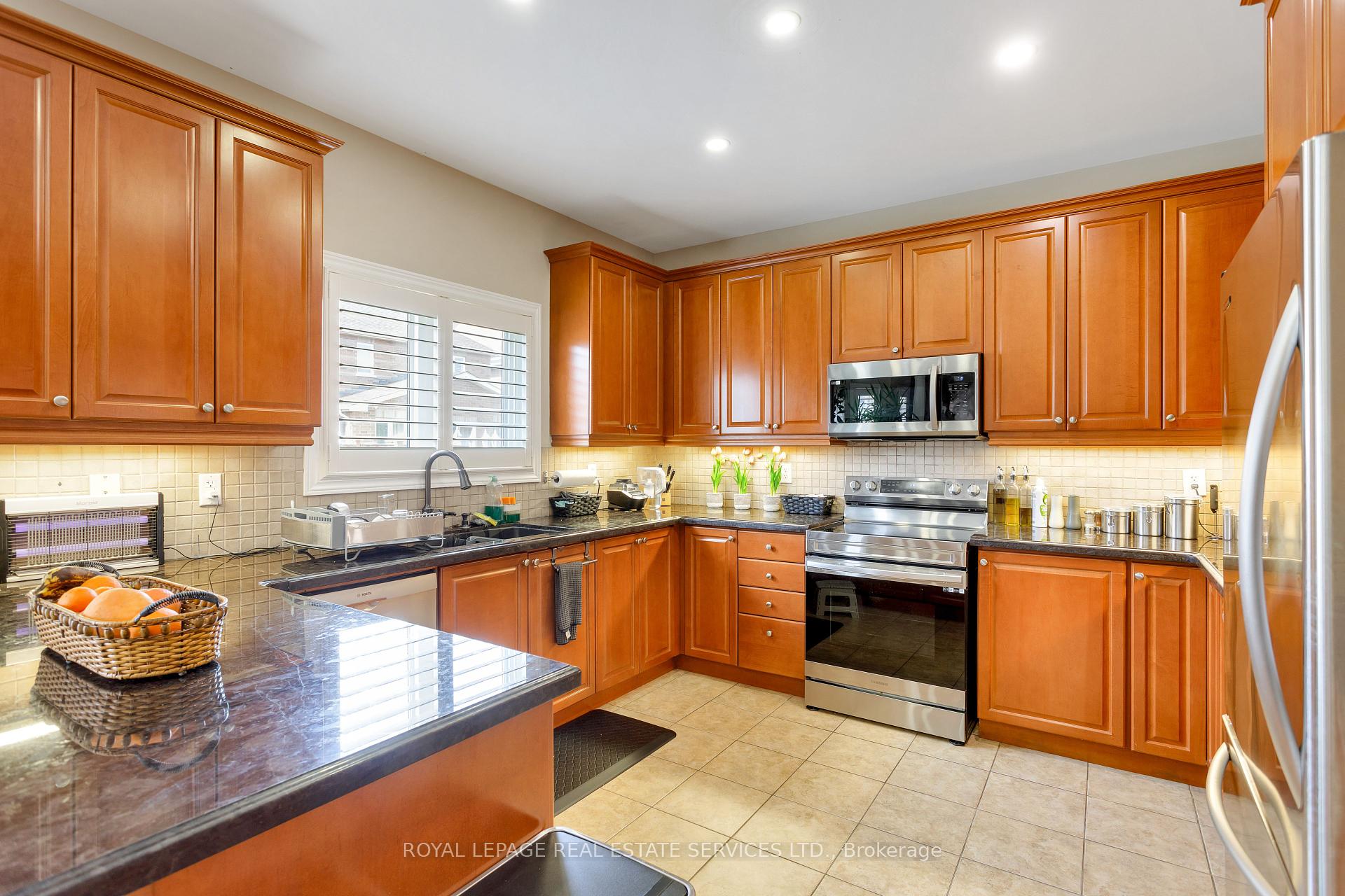 3137 Countess Crescent