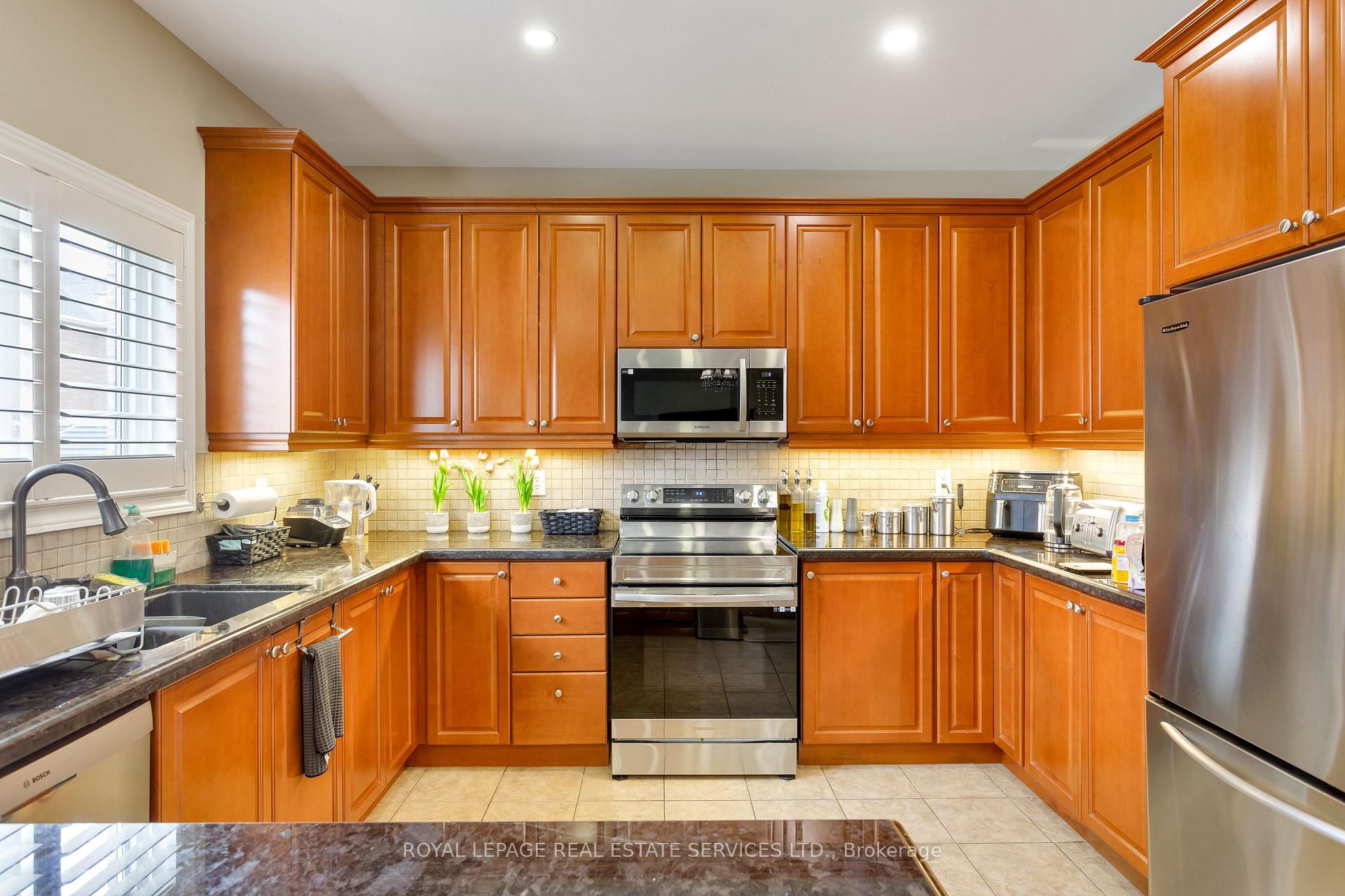 3137 Countess Crescent