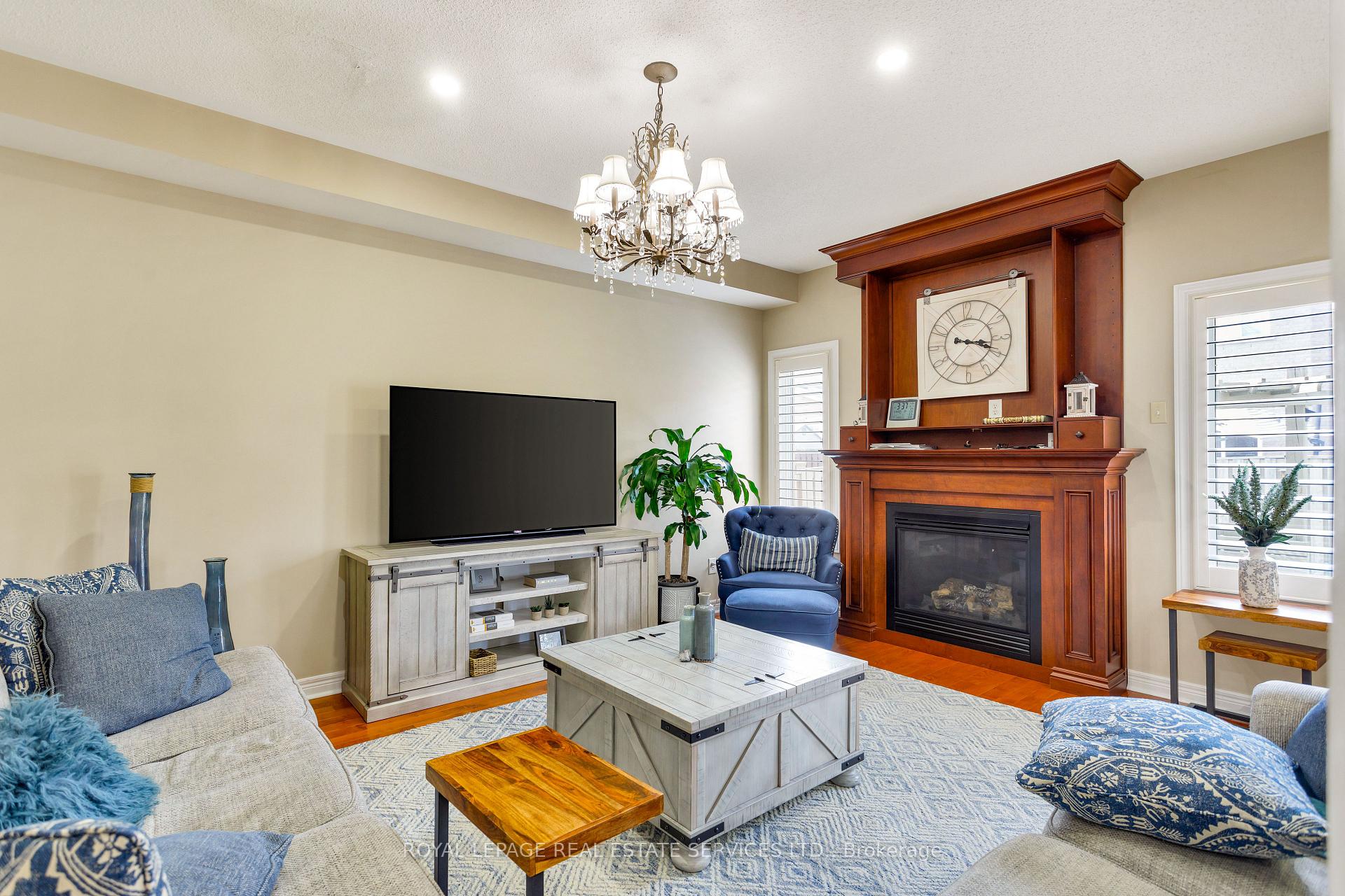 3137 Countess Crescent