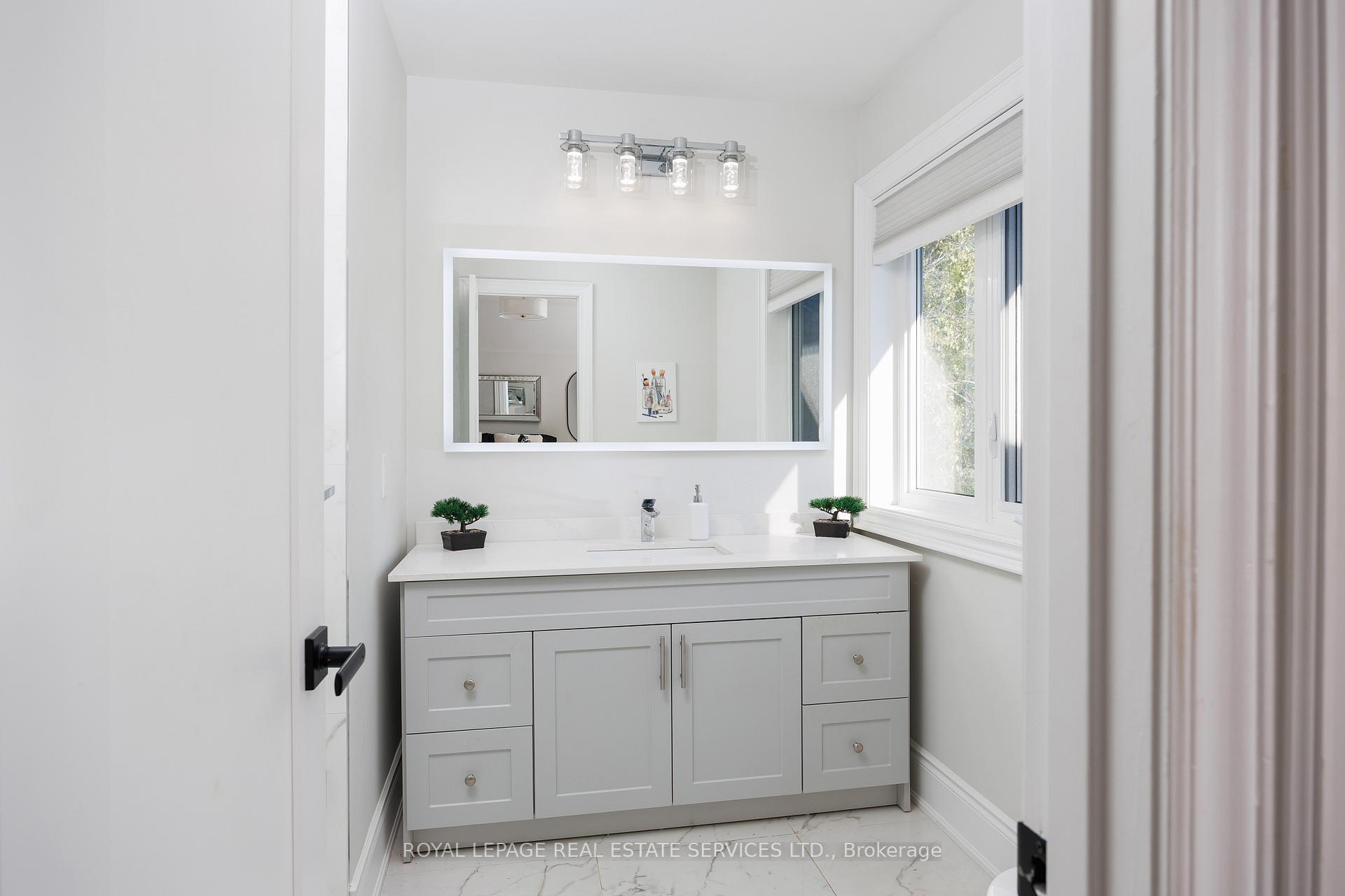 1483 The Links Drive