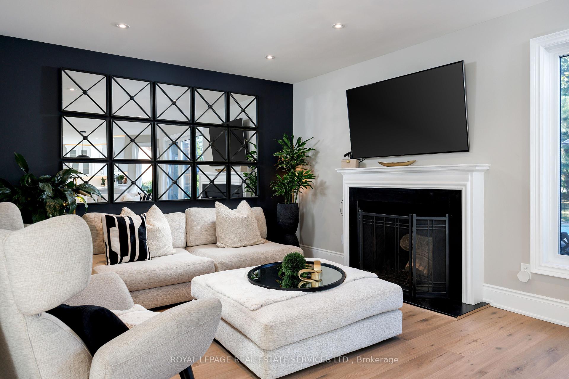 1483 The Links Drive