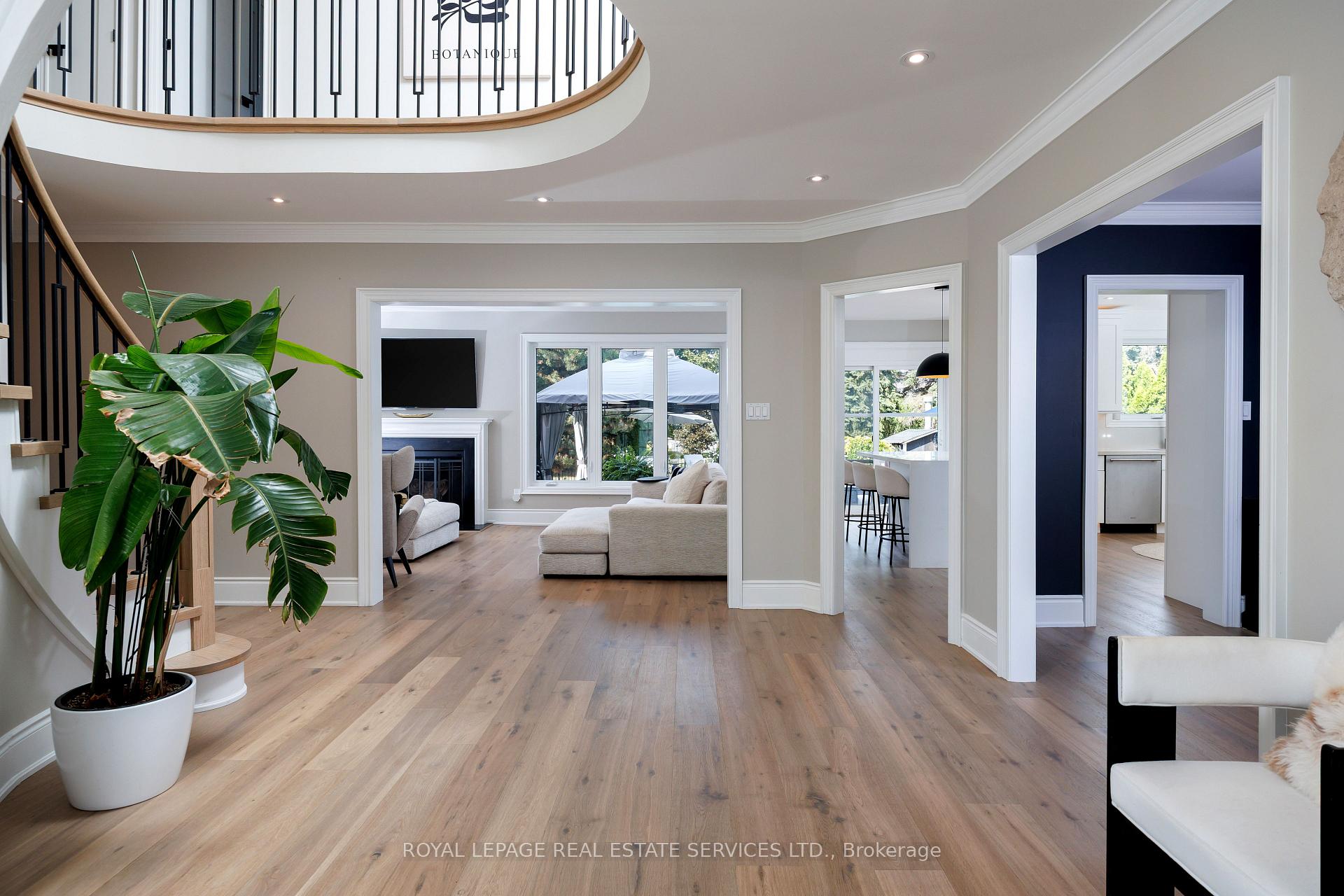 1483 The Links Drive